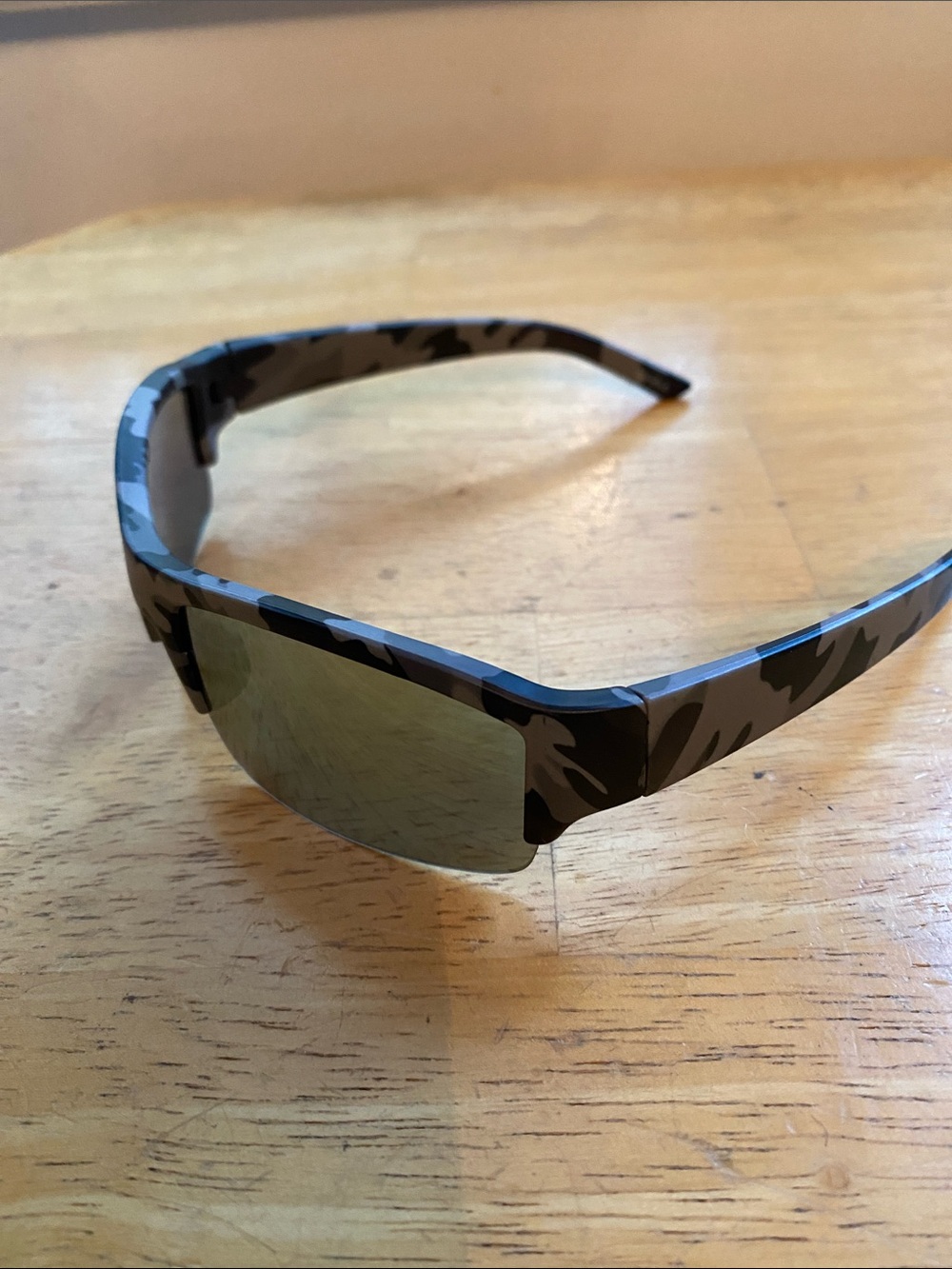 V! Arkaid brand camouflage pattern sunglasses kids outer Wear camo beach vibes